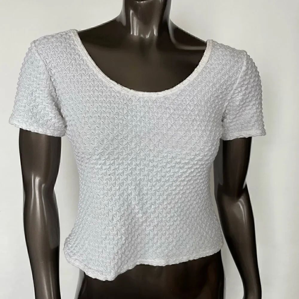 Express Tricot Geometric Weave Stretch Short Sleeve Top
